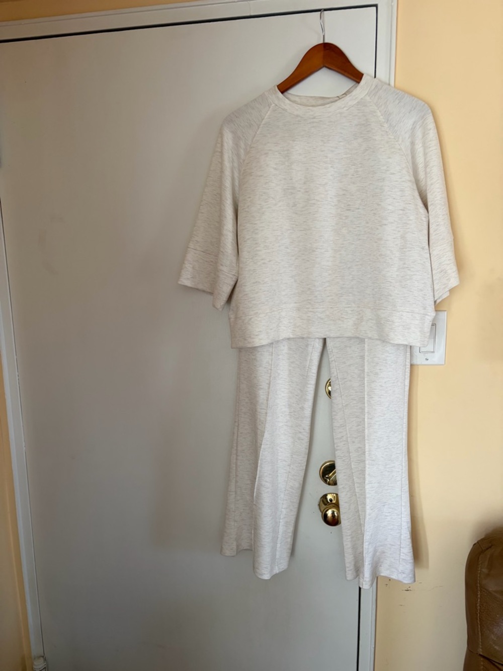 Elie Tahari 2 piece set